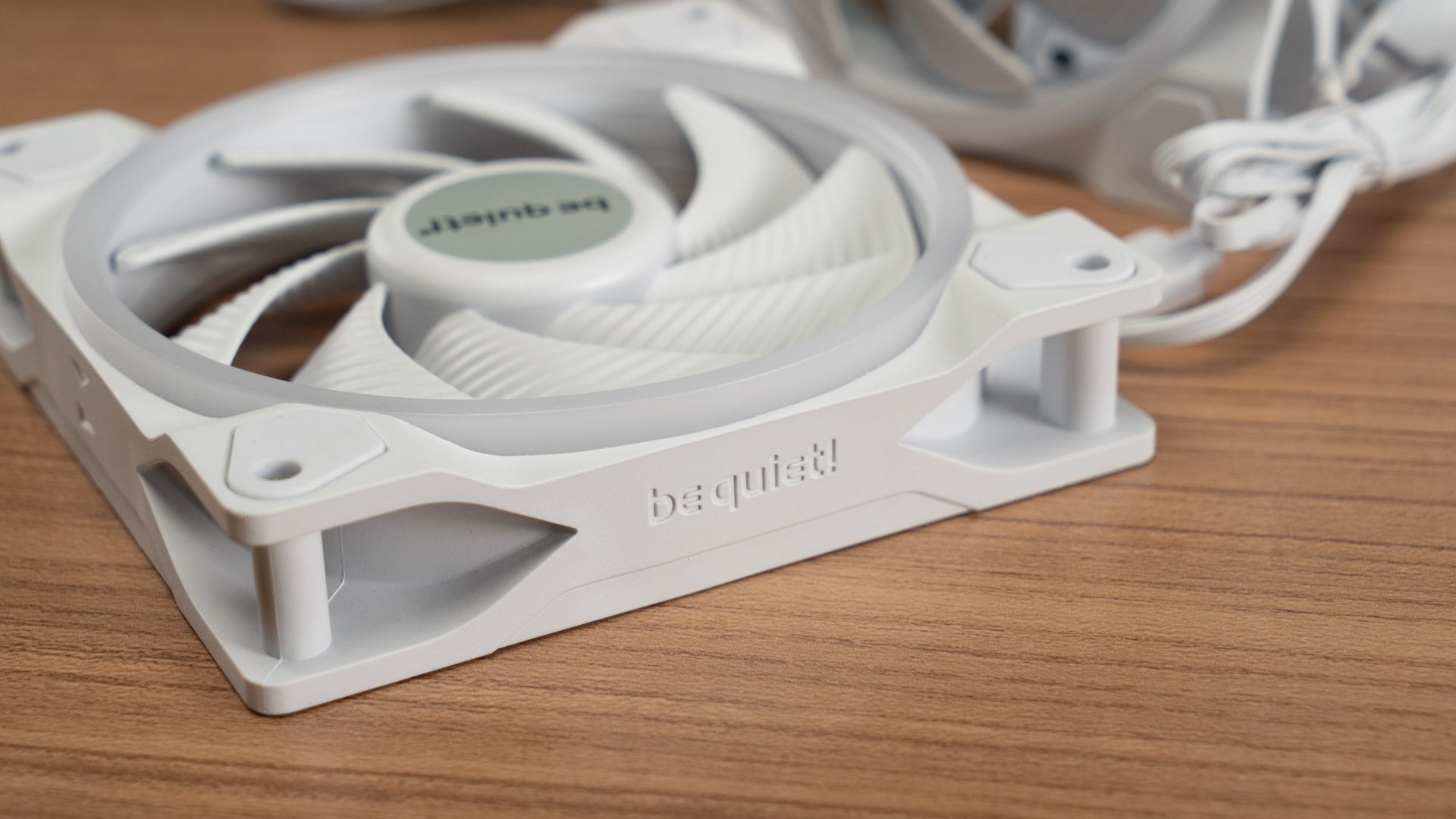 Be Quiet Light Wings White 6 Be Quiet Light Wings White 6