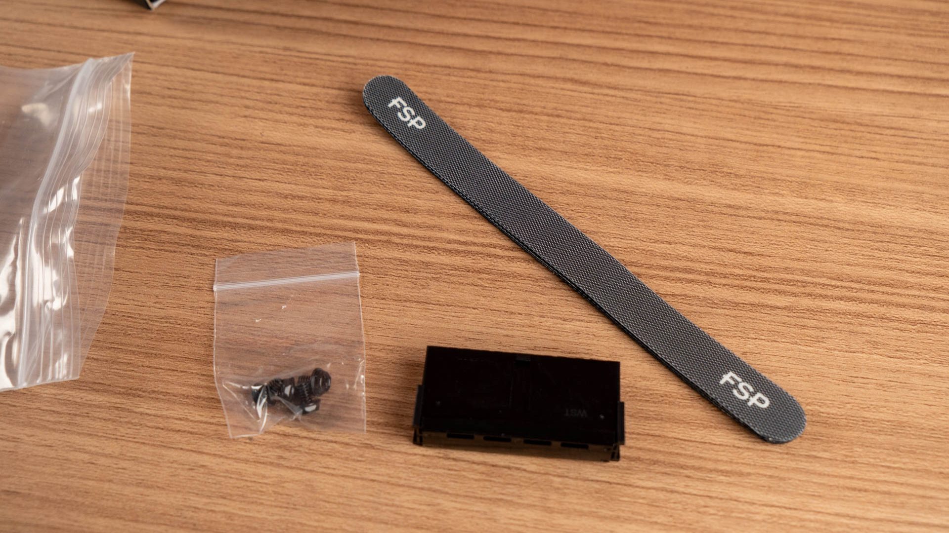 FSP Hydro PTM Pro 1200W 04