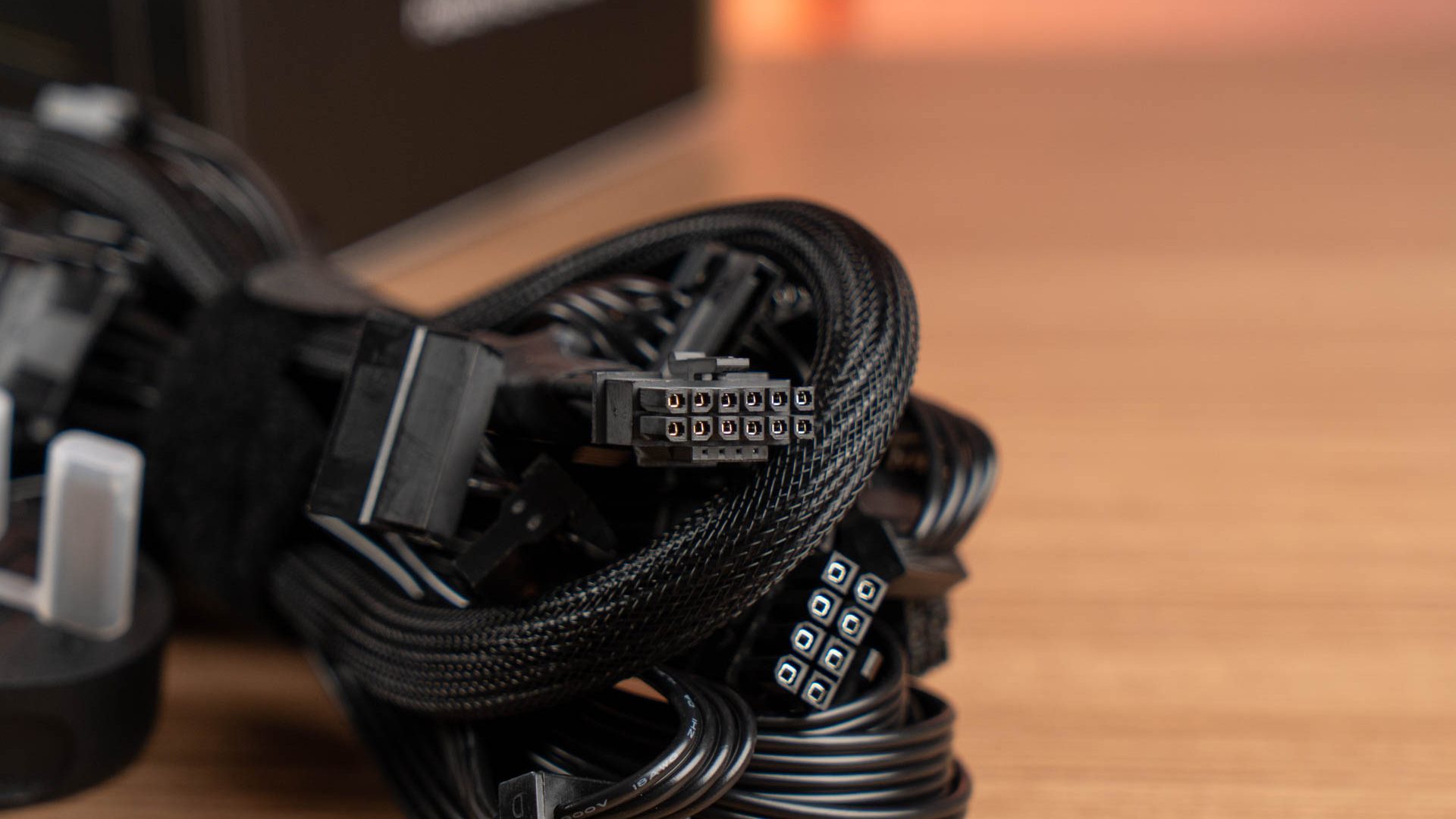 FSP Hydro PTM Pro 1200W 06