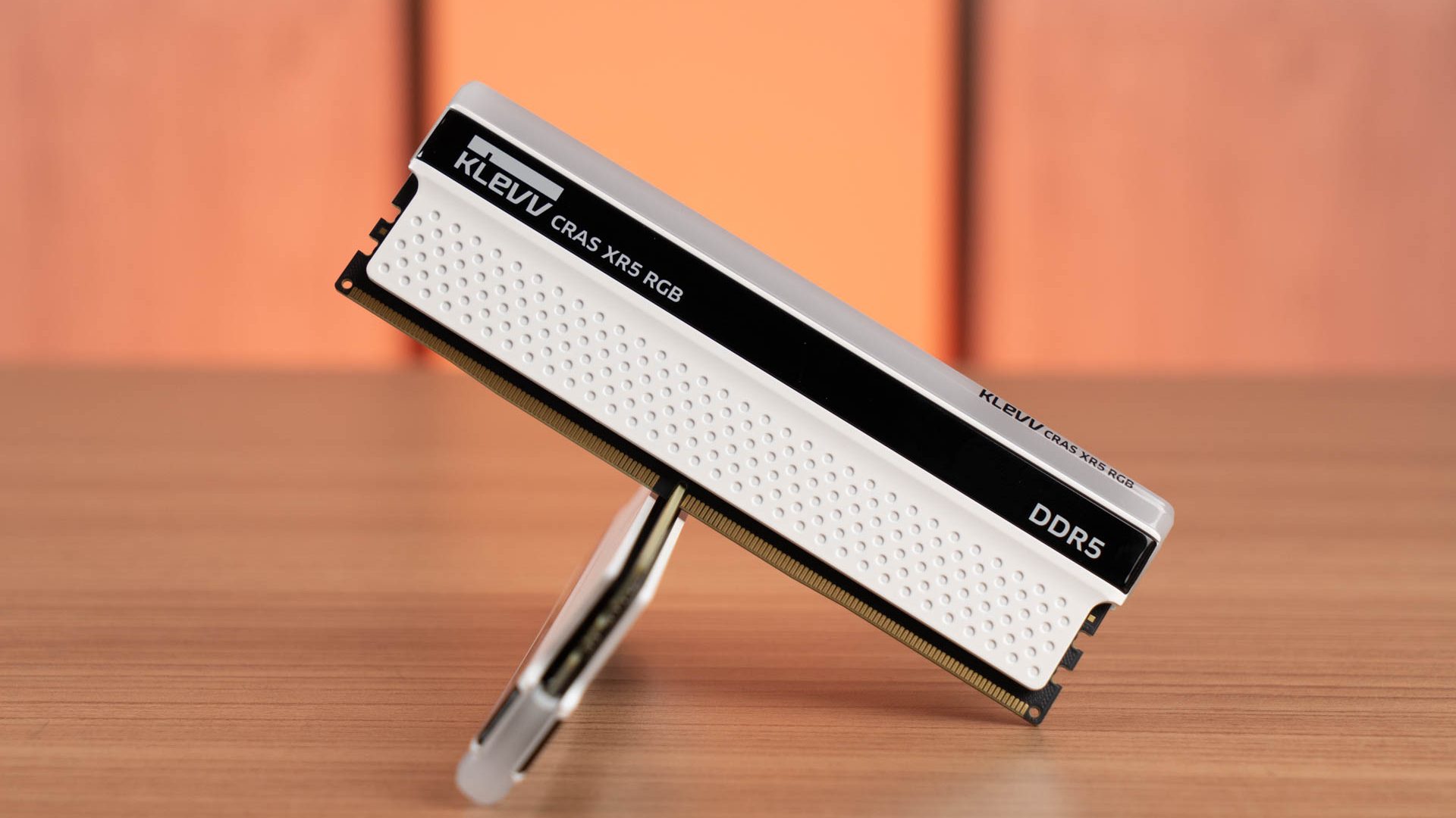 KLEVV CRAS XR5 RGB 05