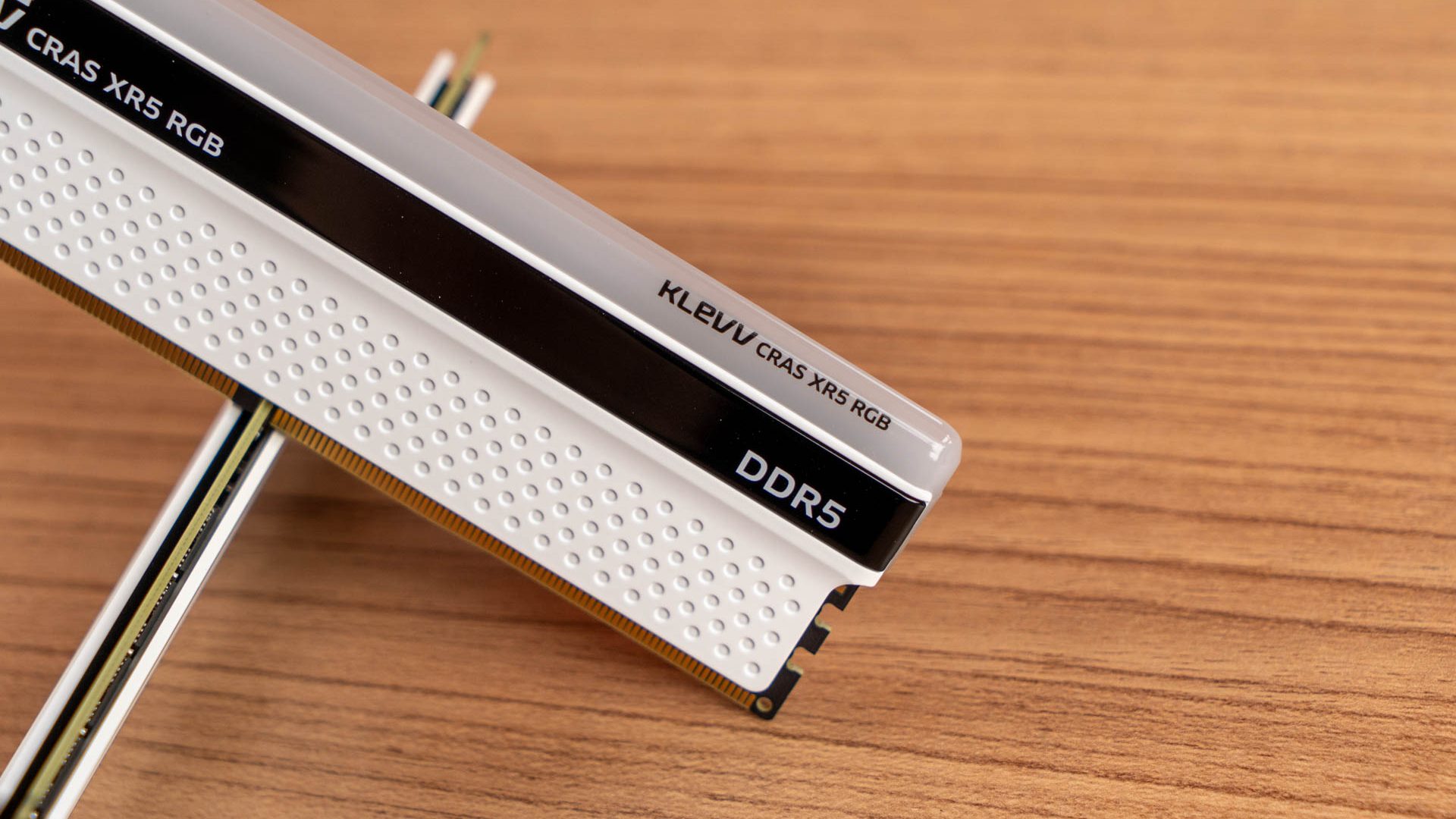 KLEVV CRAS XR5 RGB 06