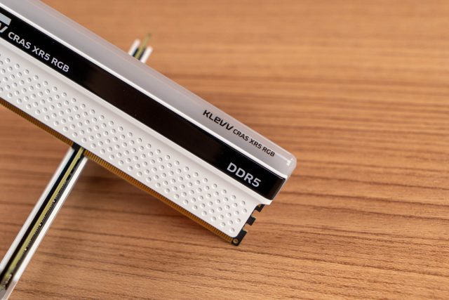 KLEVV CRAS XR5 RGB 06