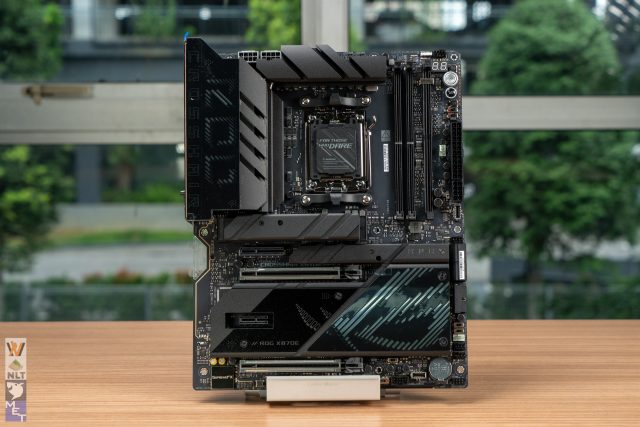 ROG CROSSHAIR X870E APEX 02