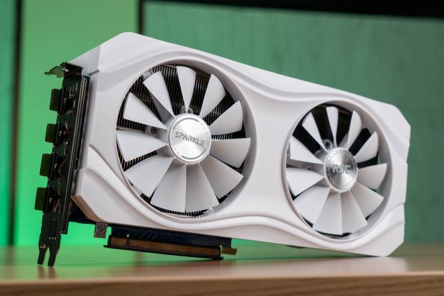 SPARKLE Intel Arc A770 ROC LUNA OC Edition 10